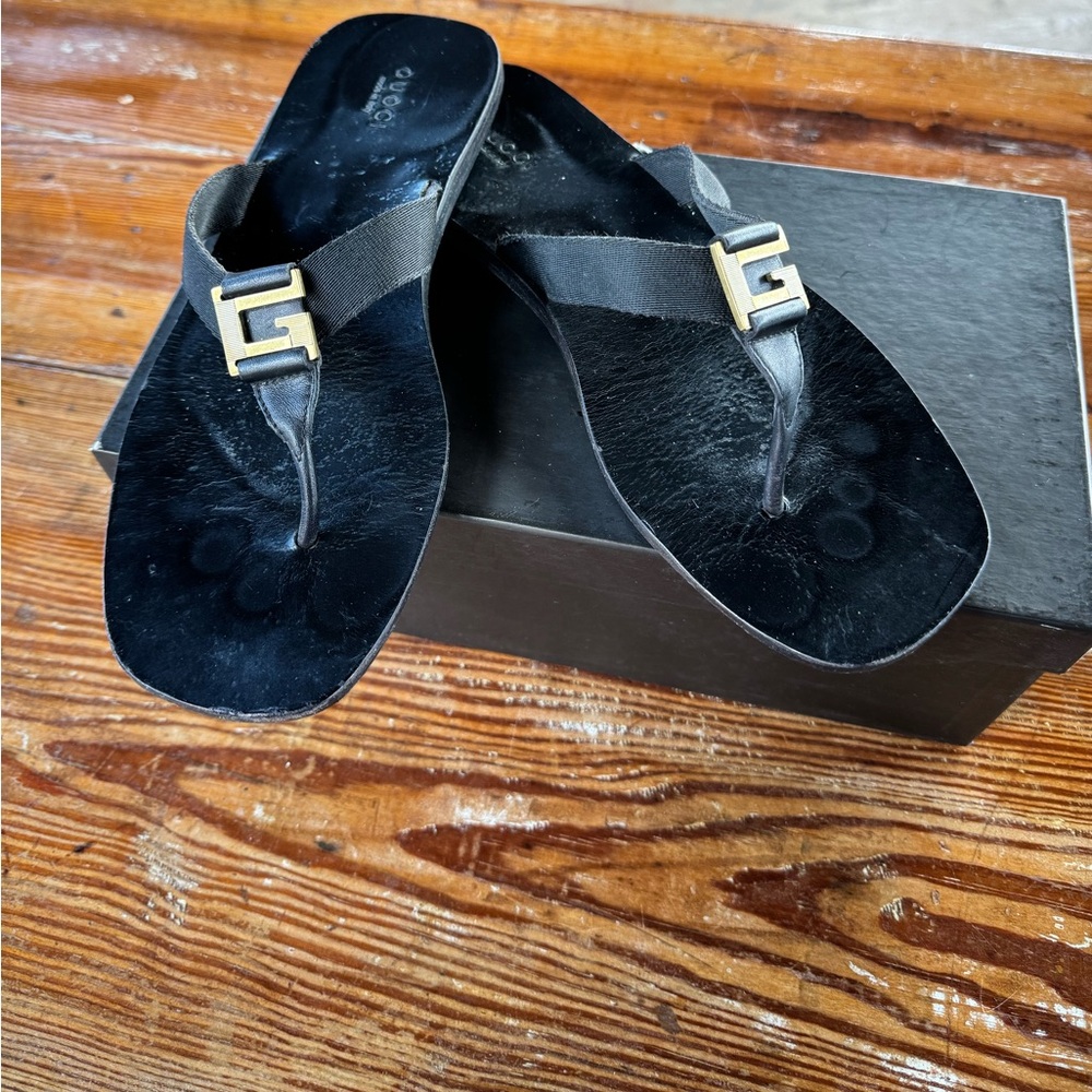 AUTH. Gucci thongs.